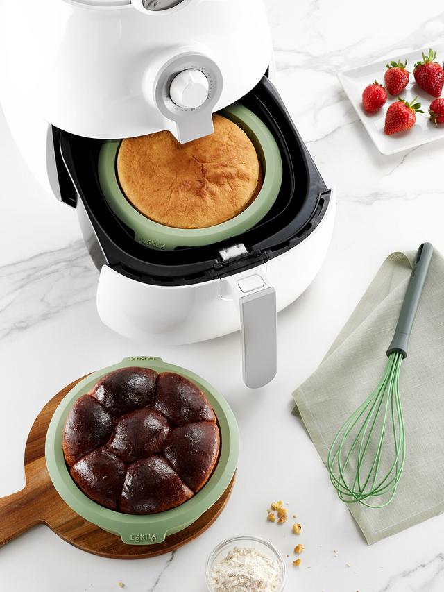 Produktbild von Lékué Silikonform für Heißluftfritteusen, 100 % Platin Silikon, 2er-Set