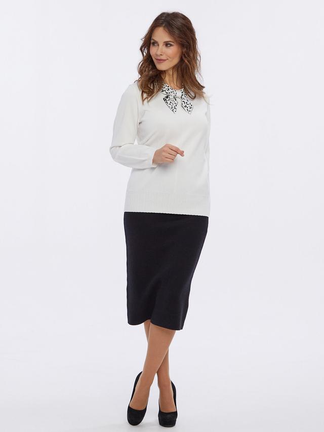 Produktbild von Pullover mit Schal