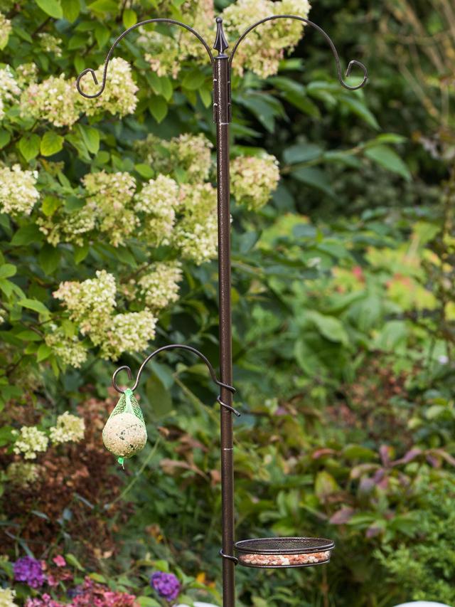 Produktbild von Meisenknödelhalter aus Eisen, mit Futterkorb, 190 cm