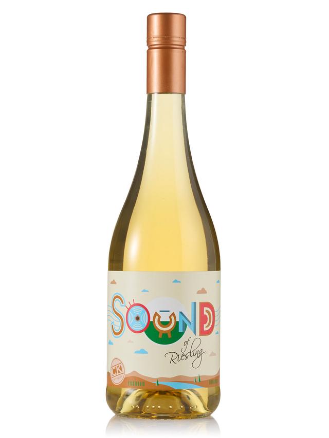 Produktbild von Weingut Christoph Koenen Wein-Set "Frühlingsboten-Mix" aus Riesling trocken, feinherb & Rosè Pinot Noir, 3x 0,75 l