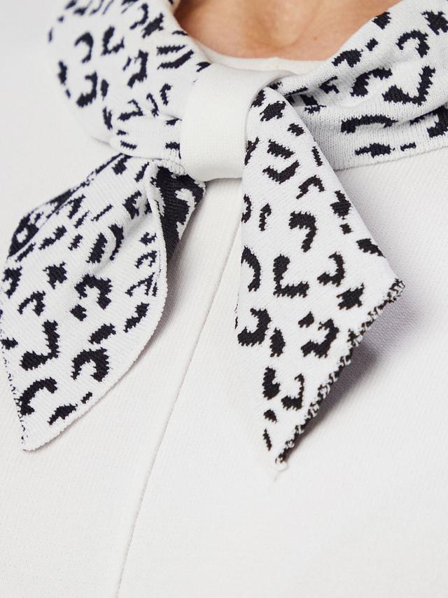 Produktbild von Pullover mit Schal