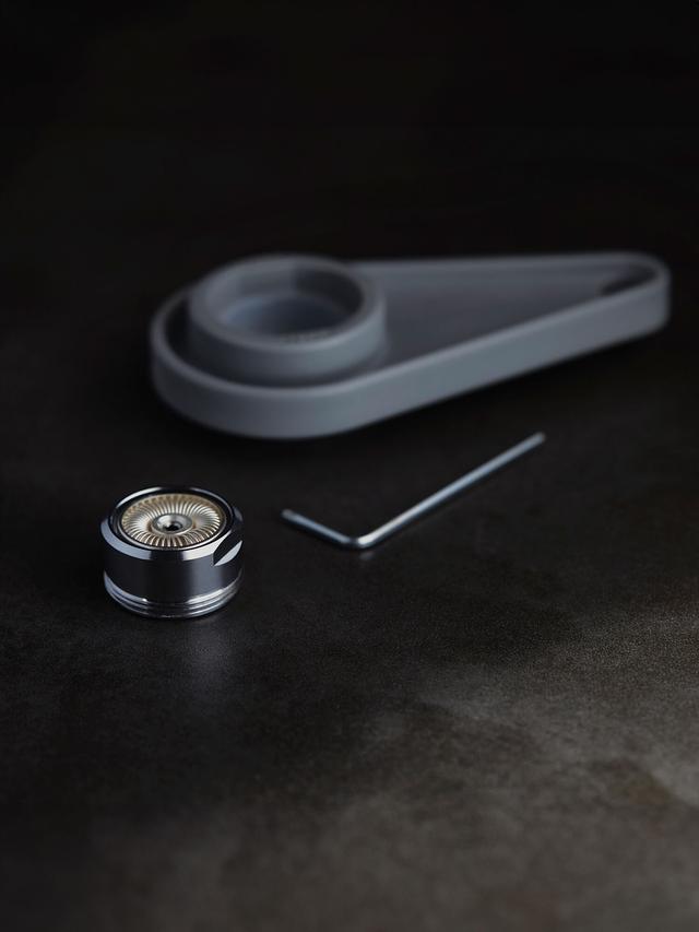 Produktbild von Wassersparregler Premium, bis zu 70 % Wasser sparen, antibakteriell, Made in Germany