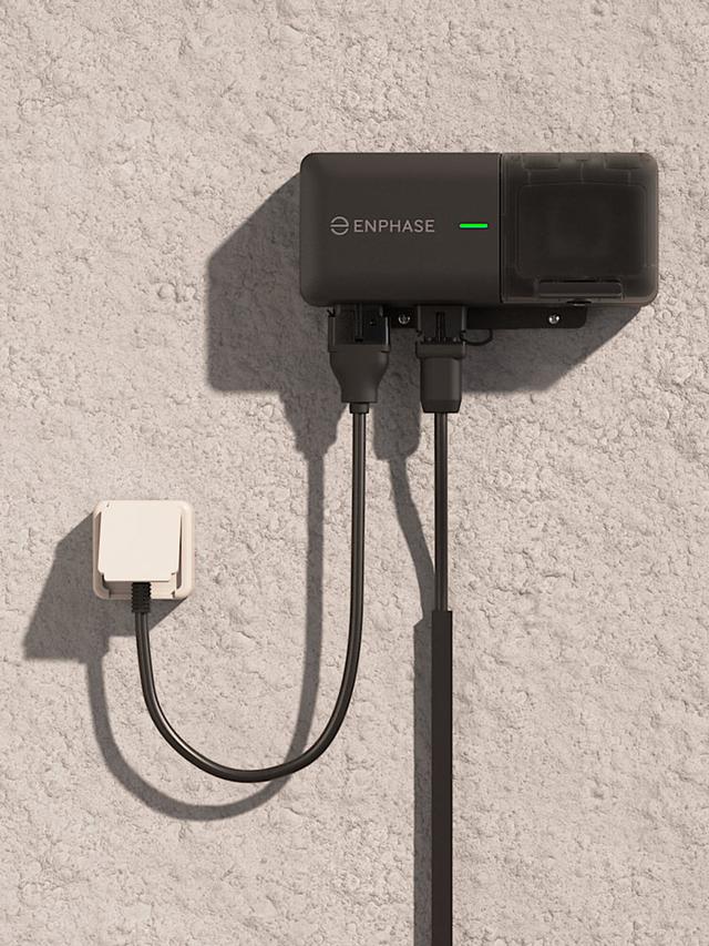 Produktbild von Balkonkraftwerk "Starr" mit Enphase IQ Balcony Wi-Fi Kit, 880 W