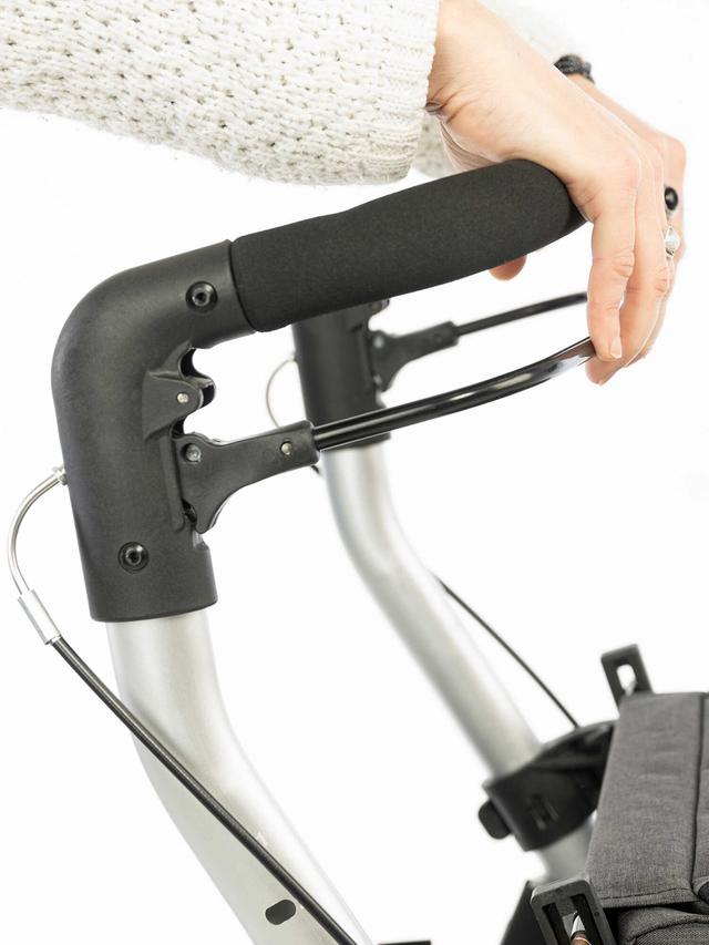 Produktbild von Einkaufsrollator "Lett Walk" mit Sitz und Tasche, faltbar, 136 kg belastbar, 30 l