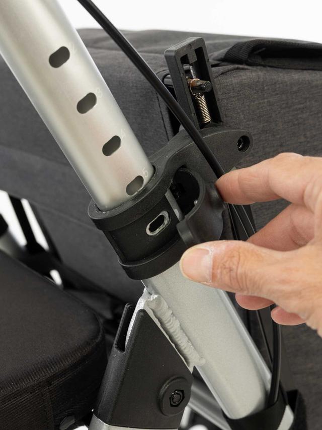 Produktbild von Einkaufsrollator "Lett Walk" mit Sitz und Tasche, faltbar, 136 kg belastbar, 30 l