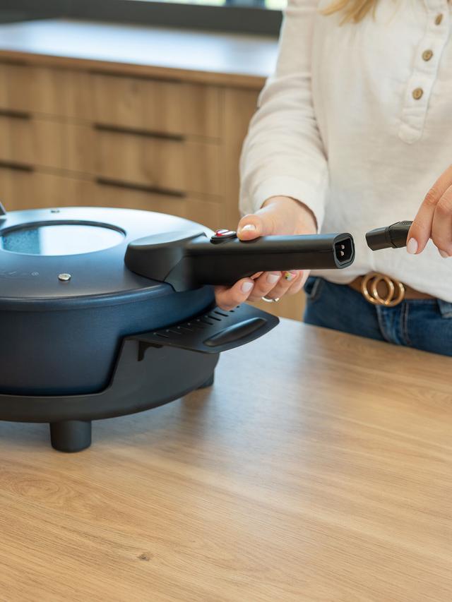 Produktbild von Mini-Backofen "Zauberofen" mit Teflon® Antihaftbeschichtung, 6x energiesparender als ein Backofen, 2 L