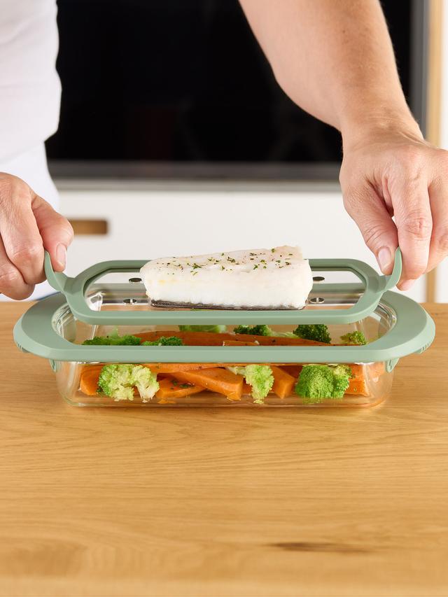 Produktbild von Dampfbox aus Glas mit Deckel und Dampfventil, Mikrowelle und Backofen, schonendes Garen, 2 Portionen, 0,75 l