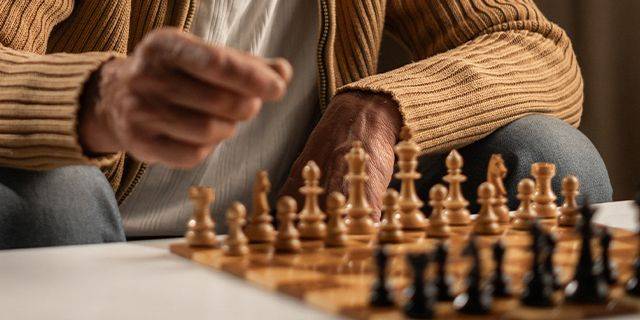 Schach spielen 250203-gesundheitstext-qr-beratung-motiv-1-1920px.jpg