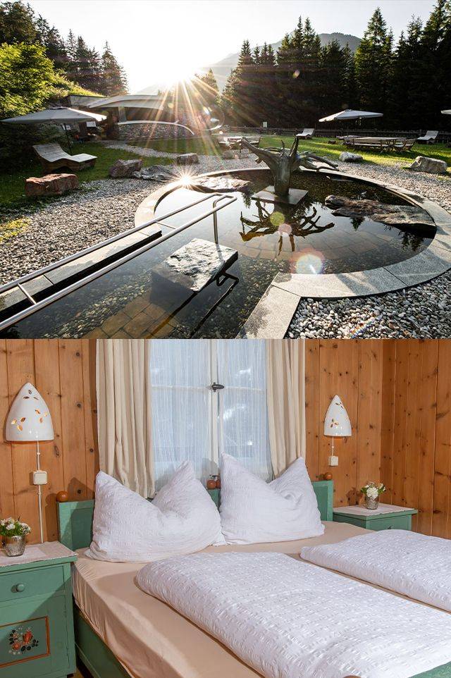 Gasthof Bruggenwirt im Defereggental Vier Aufnahmen zeigen eine moderne Holzarchitektur mit Sitzgelegenheiten im Freien, einen gedeckten Holztisch mit Geschirr, ein gemütliches Schlafzimmer mit Holzmöbeln und ein Wasserspiel mit Sonnenstrahlen im Wald.
